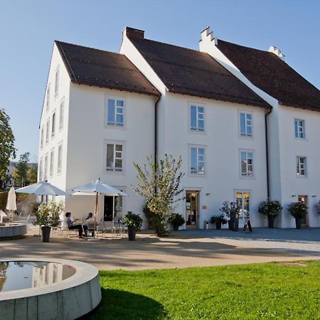 Hotel Im Schlosspark Binningen Екстер'єр фото