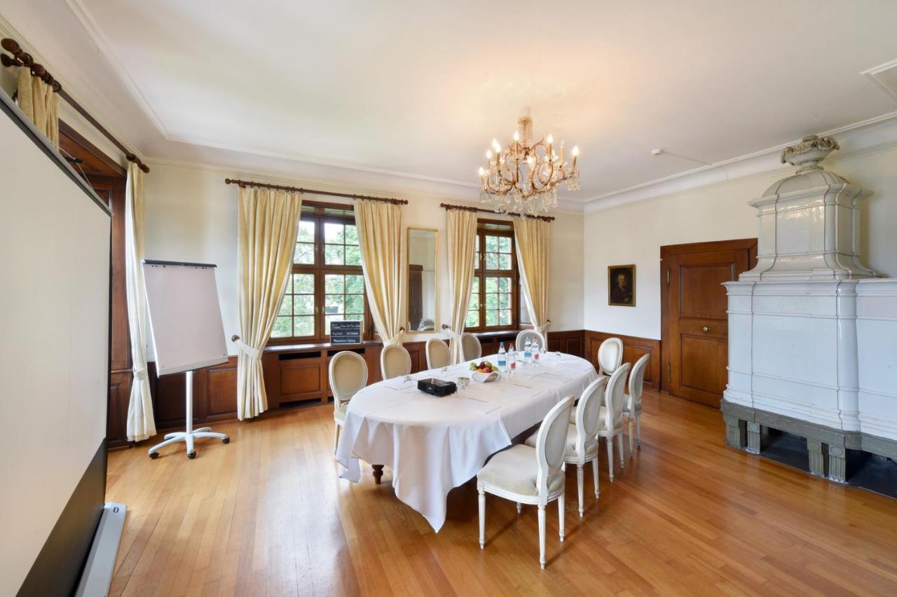 Hotel Im Schlosspark Binningen Екстер'єр фото