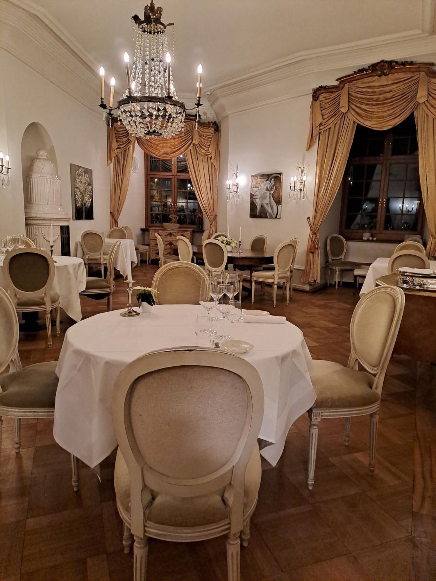 Hotel Im Schlosspark Binningen Екстер'єр фото