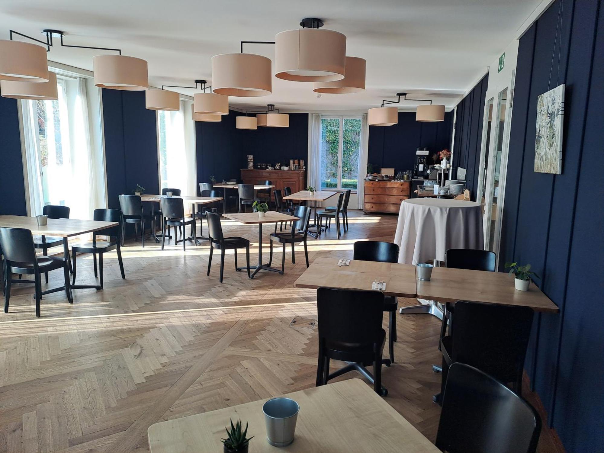 Hotel Im Schlosspark Binningen Екстер'єр фото