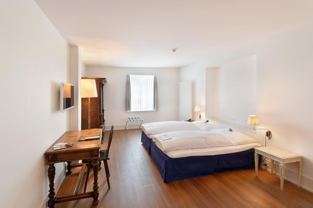 Hotel Im Schlosspark Binningen Екстер'єр фото