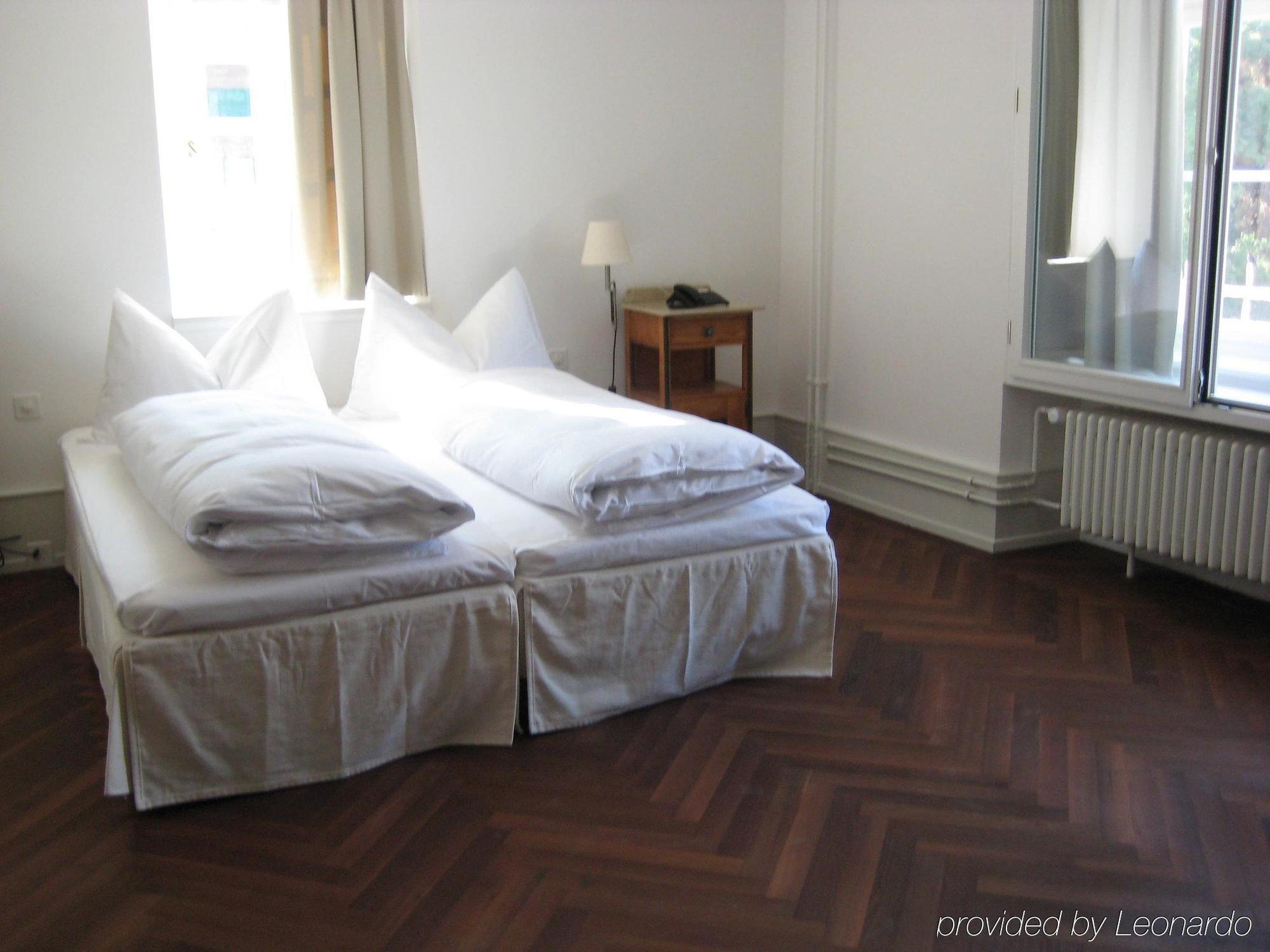 Hotel Im Schlosspark Binningen Екстер'єр фото